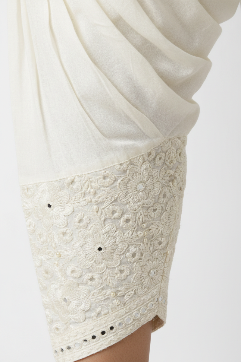 Off-White Embroidered Ankle Churidar ankle embroidery detail